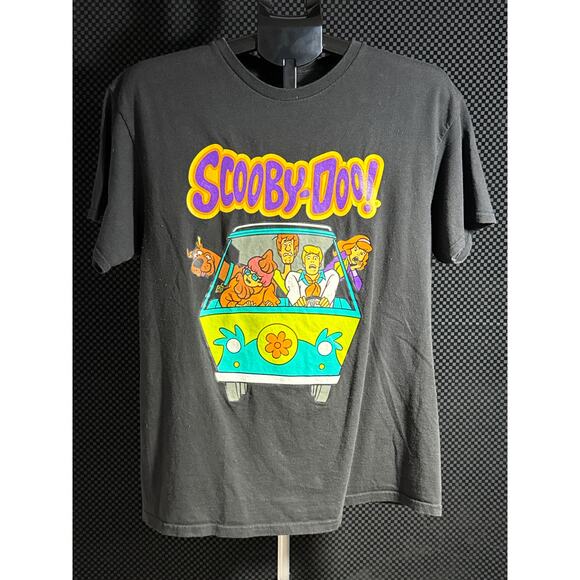 Scooby Do and Friends T-Shirt Size Medium - Picture 1 of 3